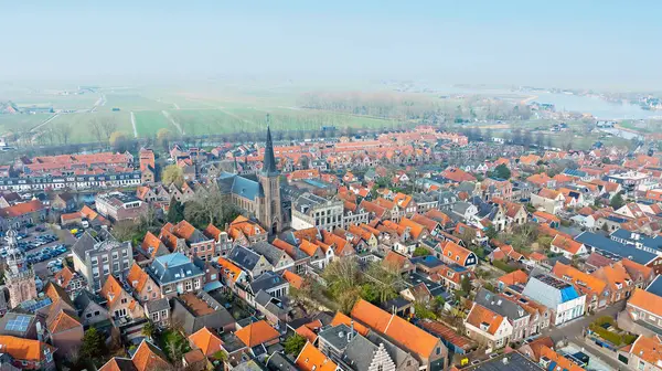 Hollanda 'nın tarihi şehri Monnickendam' dan havadan.