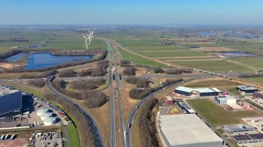 Hollanda Avrupa 'sında A50 ve A28 numaralı otoyolların kesiştiği yer.