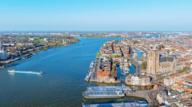 Hollanda 'nın tarihi şehri Dordrecht' ten havadan.