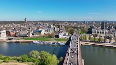 Hollanda 'daki Arnhem şehrinden havadan.