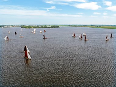 Hollanda 'daki Heegermeer' de düzenlenen Fryske Praem yelken yarışından kalma hava aracı.
