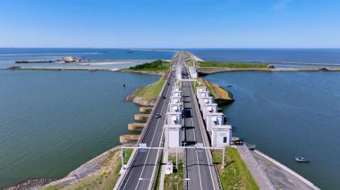 Hollanda 'nın Afsluitdijk bölgesindeki Kornwerderzand' daki Lorentz hava sahalarından.