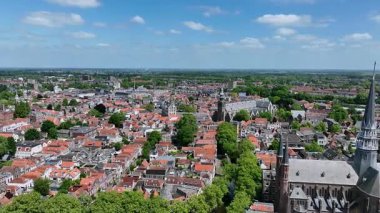 Gouda şehrinden, kiliseli ve Hollanda 'daki Belediye Binası' ndan gelen hava aracı.