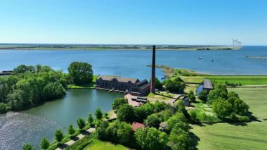 Hollanda, Friesland yakınlarındaki tarihi Wouda pompa istasyonundan havadan.