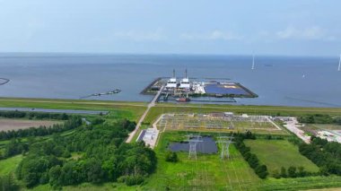 Hollanda 'daki Lelystad yakınlarındaki Prenses Maxima enerji santralinden havadan.