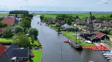 Hollanda 'daki deniz sporları kasabasından havacılık videosu.