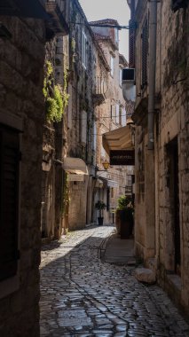 Adtriyatik 'te küçük bir sokak.