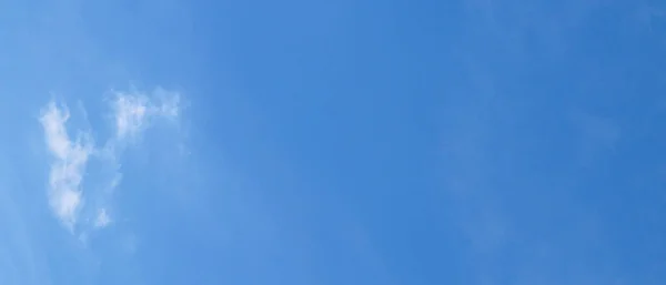 Cloudscape Cielo Azzurro Nuvole Bianche Ampio Panorama Vasto Cielo Azzurro — Foto Stock
