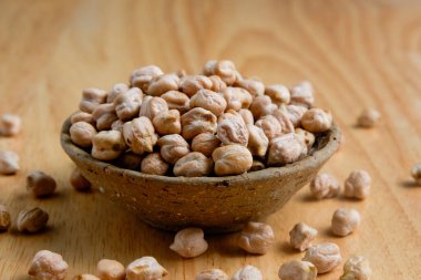 Taze taze nohut organik baklagiller sağlıklı bir vejetaryen yemeği yapar