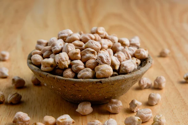 新鲜的鹰嘴豆有机豆类使素食健康 — 图库照片