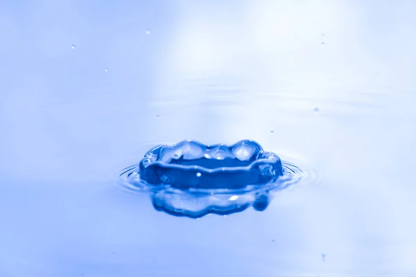 Голубая Капля Воды Жидкая Голубая Вода Капли Рябь Фон — стоковое фото