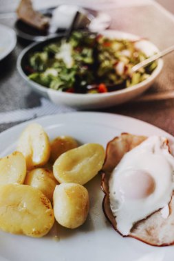 Sağlıklı bir brunch menüsünün kapanışı