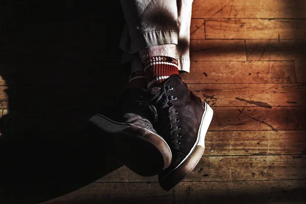Estetik Siyah Spor Ayakkabılar Sokak Modası — Stok fotoğraf