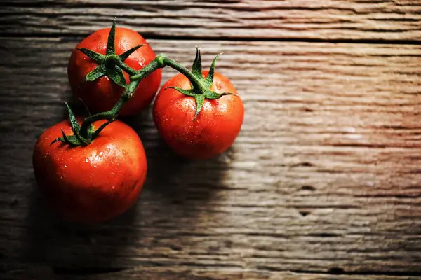 Closeup Fresh Organic Tomatoes Wooden Background — Stock Photo, Image