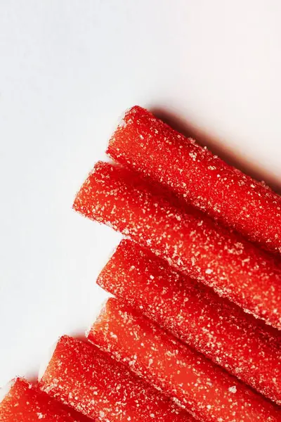 Red Chewy Candies Coated Sugar – stockfoto