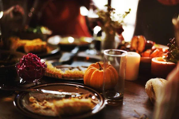 パンプキンパイデザートお祝い感謝祭の休日のコンセプト — ストック写真