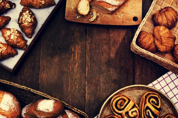 Verschillende Vers Gebakken Brood Bakkerijproducten — Stockfoto