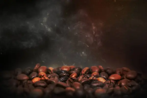 Geroosterde Koffiebonen Donker Beeld Met Kopieerruimte — Stockfoto