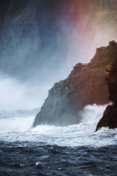 Ondes Orageuses Frappant Les Falaises Plage Molin Dans Île Streymoy — Photo