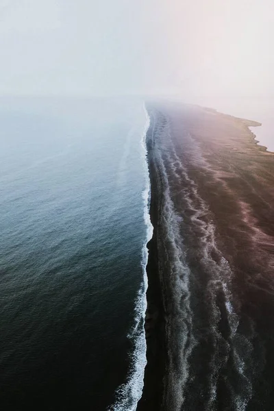 Drone Foto Della Spiaggia Sabbia Nera Reynisfjara Islanda — Foto Stock