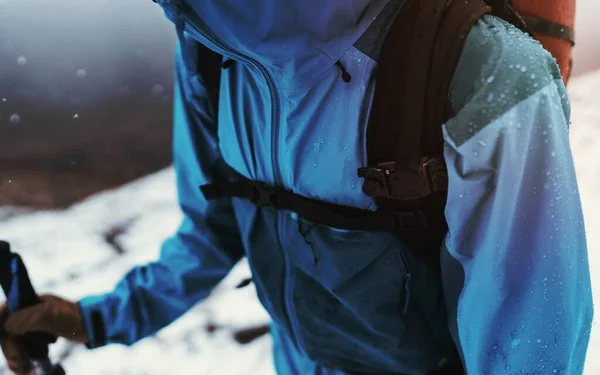 Bergsteiger Besteigt Forcan Ridge Glen Shiel Schottland — Stockfoto