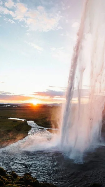 Wasserfall Telefon Tapete Hintergrund Ästhetische Natur Foto — Stockfoto