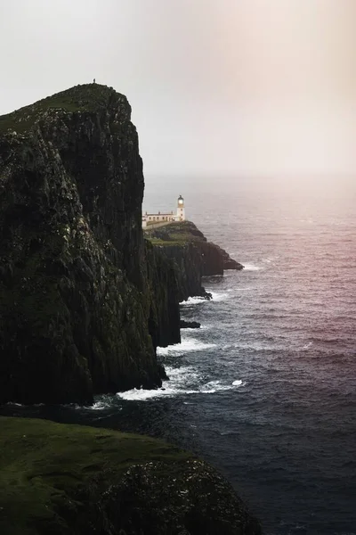 Misty Neist Point Fyr Isle Skye Skottland — Stockfoto