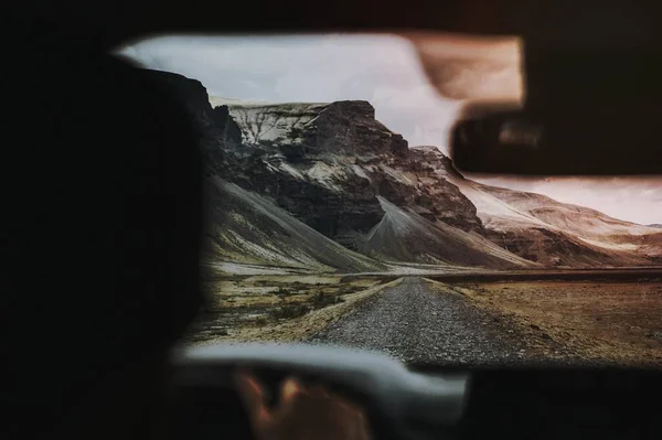 Hombre Conduciendo Camino Tierra Islandia — Foto de Stock
