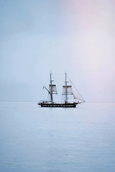 Nebel Überzieht Das Segelboot Auf Der Insel Mull — Stockfoto