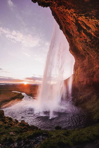 Visão Traseira Cachoeira Seljalandsfoss Islândia — Fotografia de Stock