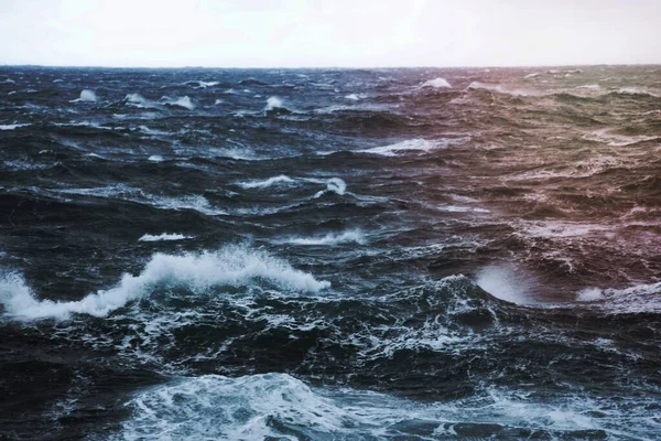 Бурный Атлантический Океан Пляже Млин Стреймой Фарерские Острова — стоковое фото