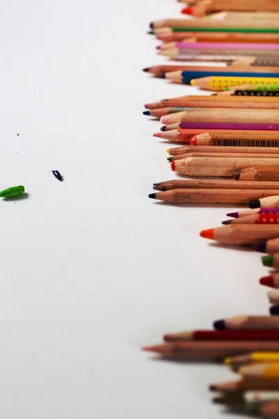 Kolorowe Ołówki Papierze — Zdjęcie stockowe