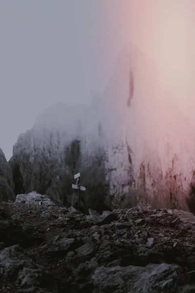 돌로미티 산맥을 점령하고 스모그 — 스톡 사진