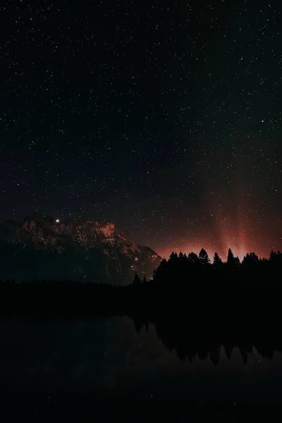 Cielo Estrellado Sobre Lago Antholz —  Fotos de Stock