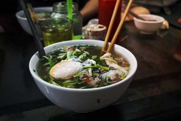 Manger Pho Une Soupe Nouilles Vietnamienne — Photo