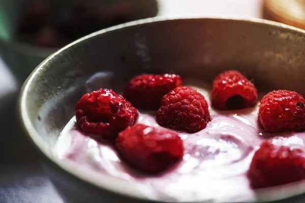 Closeup Raspberry Yogurt Bowl — Stock Photo, Image