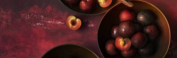 Red Plums Bowl Summer Food Flatlay — Stockfoto