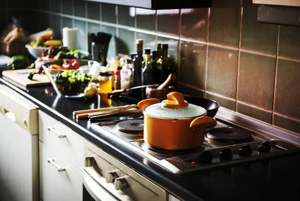 Close Van Pot Fornuis Keuken Met Het Koken Van Voedsel — Stockfoto