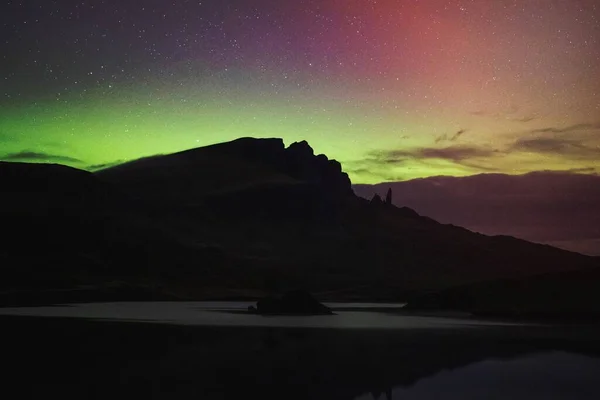 Skoçya Daki Skye Adası Üzerinde Aurora Borealis — Stok fotoğraf