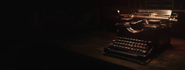 Máquina Escribir Vieja Sobre Una Mesa Madera — Foto de Stock