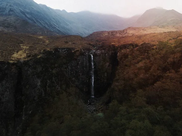 Drone Skott Eas Mor Waterfall Isle Skye Skottland — Stockfoto