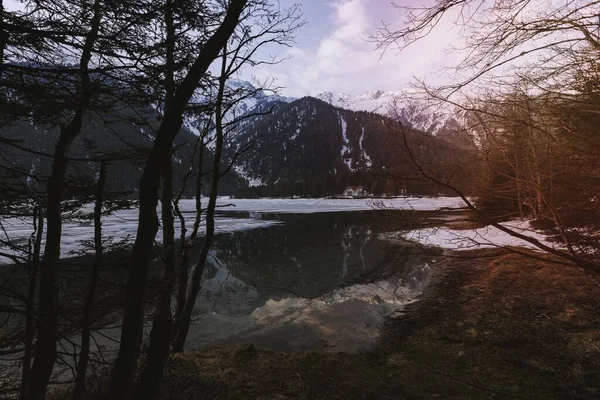 Λίμνη Antholz Την Άνοιξη — Φωτογραφία Αρχείου
