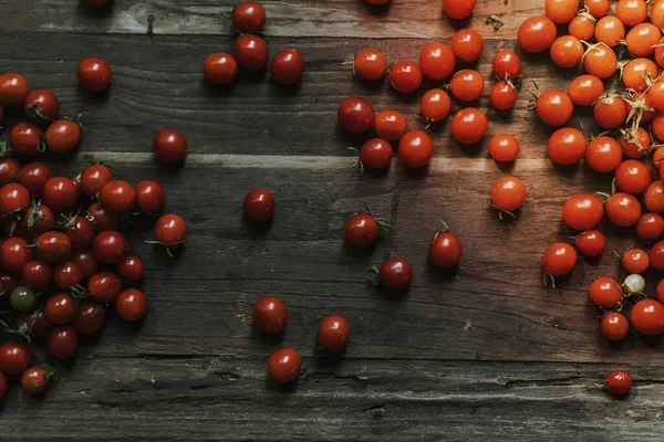 Fresh Organic Red Cherry Tomatoes — Stock Photo, Image