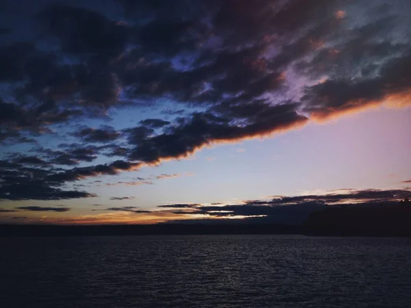 Захід Сонця Над Синім Океаном — стокове фото