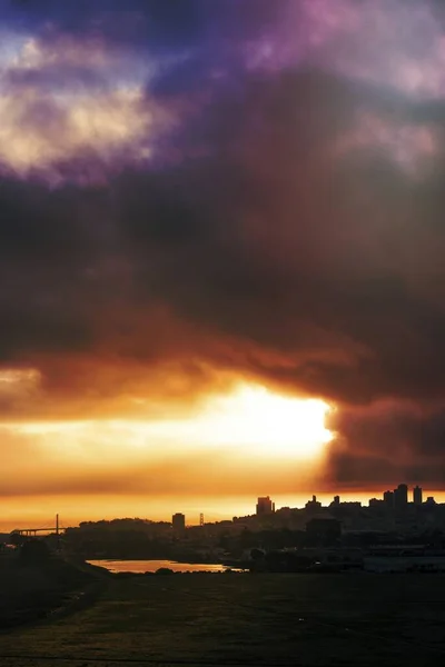 San Francisco Üzerinde Gün Batımı Amerika Birleşik Devletleri — Stok fotoğraf