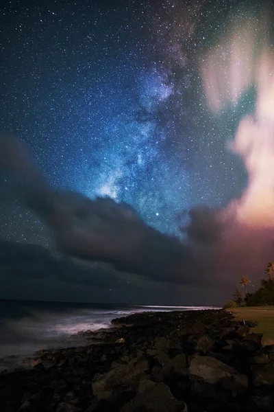 Vía Láctea Cruzando Cielo Nocturno Poipu Hawaii Estados Unidos — Foto de Stock