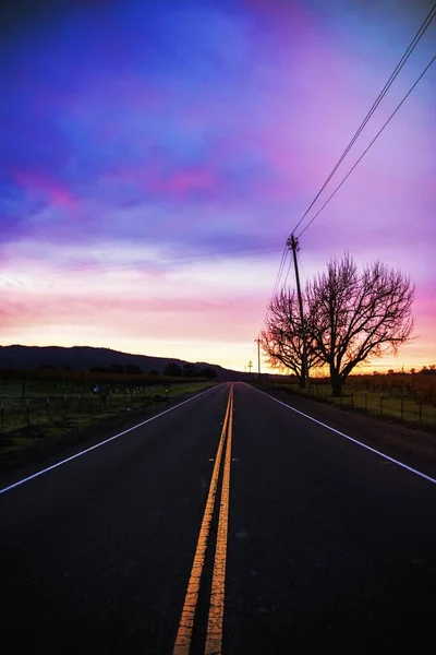 캘리포니아주에 소노마 도로에서 태양이 떠오르는 — 스톡 사진