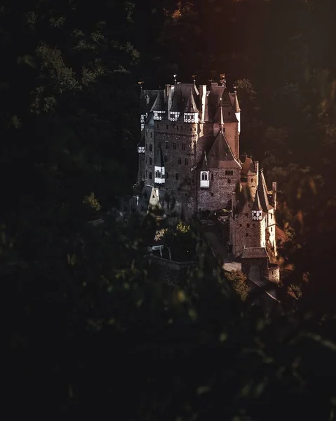 德国一座山上的Eltz城堡 — 图库照片