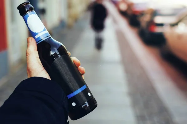 Craft Bier Auf Der Straße Trinken — Stockfoto