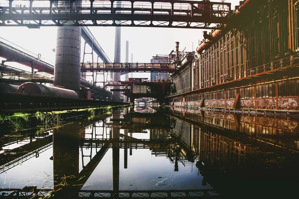 Voda Průmyslové Továrně — Stock fotografie